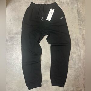 Brand new Alo Black UNISEX sweatpants